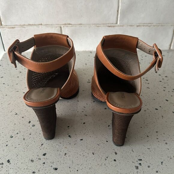 Donald J Pliner Varen Women’s 6M Leather Perforated Slingback Pointed Toe Bootie - Picture 10 of 12